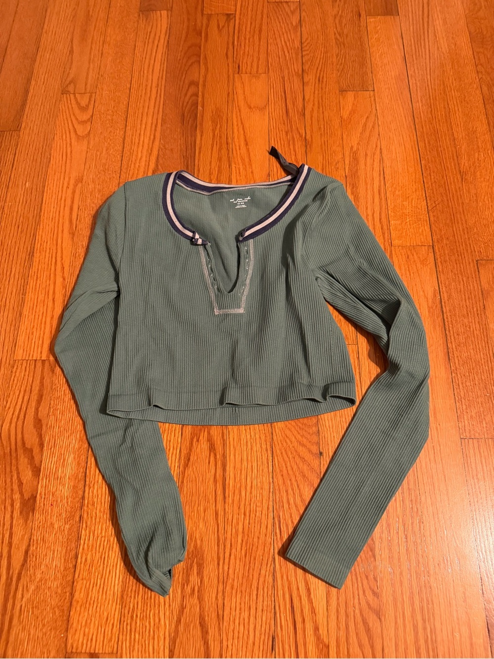 Urban outfitters out from under go for gold cropped long sleeve size m/l